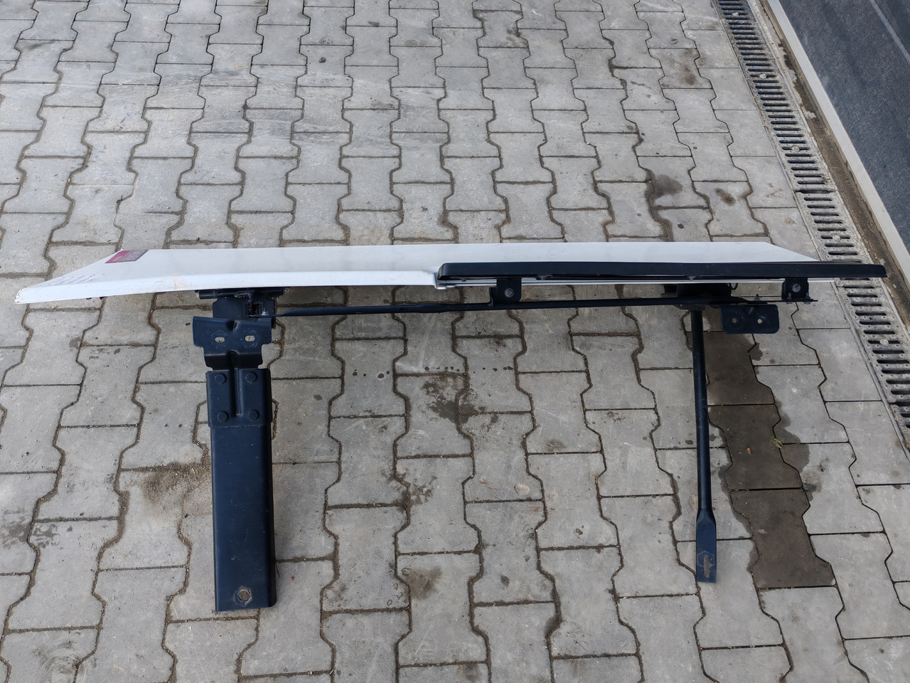 RENAULT RANGE T EURO 6 / HIGH CAB / RIGHT SPOILER - الديناميكا الهوائية / المفسدين: صور 4 RENAULT RANGE T EURO 6 / HIGH CAB / RIGHT SPOILER - الديناميكا الهوائية / المفسدين: صور 4