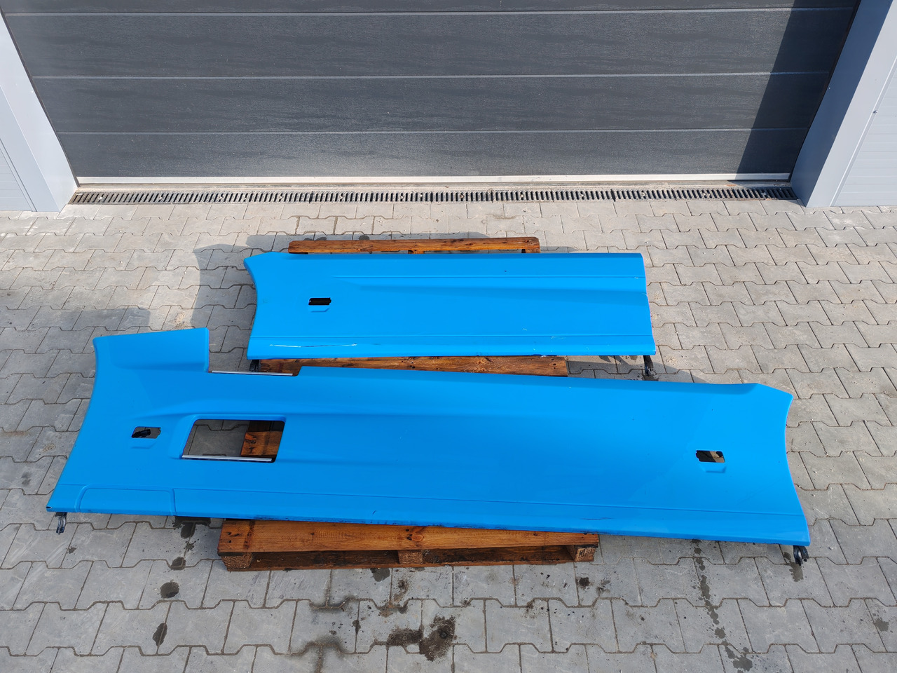 RENAULT RANGE T EURO 6 / SIDE SPOILERS SET - قطع الغيار: صور 2 RENAULT RANGE T EURO 6 / SIDE SPOILERS SET - قطع الغيار: صور 2