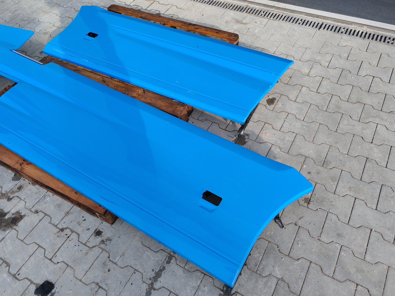 RENAULT RANGE T EURO 6 / SIDE SPOILERS SET - قطع الغيار: صور 4 RENAULT RANGE T EURO 6 / SIDE SPOILERS SET - قطع الغيار: صور 4