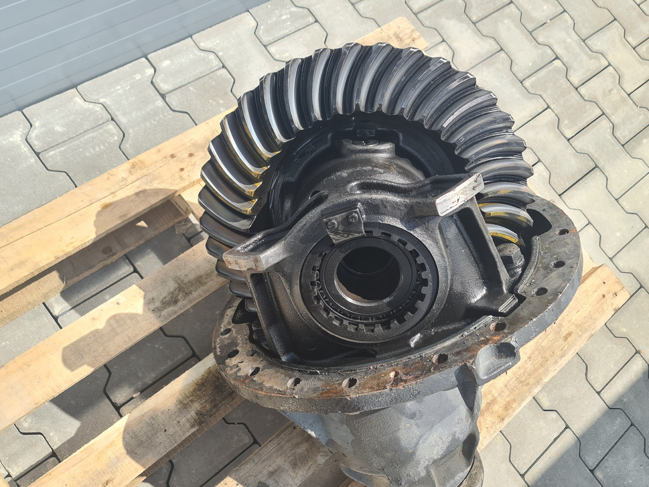VOLVO DIFFERENTIAL DIFF / MS18X / RSS1360 / RATIO 2.85 37-13 / WORLDWIDE DELIVERY - المحور الخلفي: صور 3 VOLVO DIFFERENTIAL DIFF / MS18X / RSS1360 / RATIO 2.85 37-13 / WORLDWIDE DELIVERY - المحور الخلفي: صور 3
