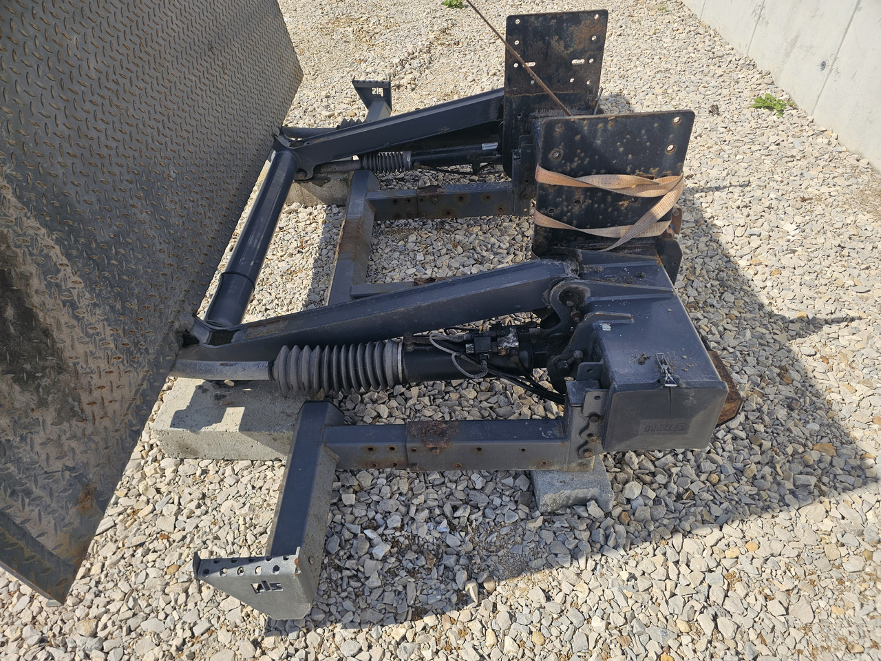 ZEPRO Z 2000-175 MA / 2019 / 2000kg - باب خلفي للشحن: صور 4 ZEPRO Z 2000-175 MA / 2019 / 2000kg - باب خلفي للشحن: صور 4