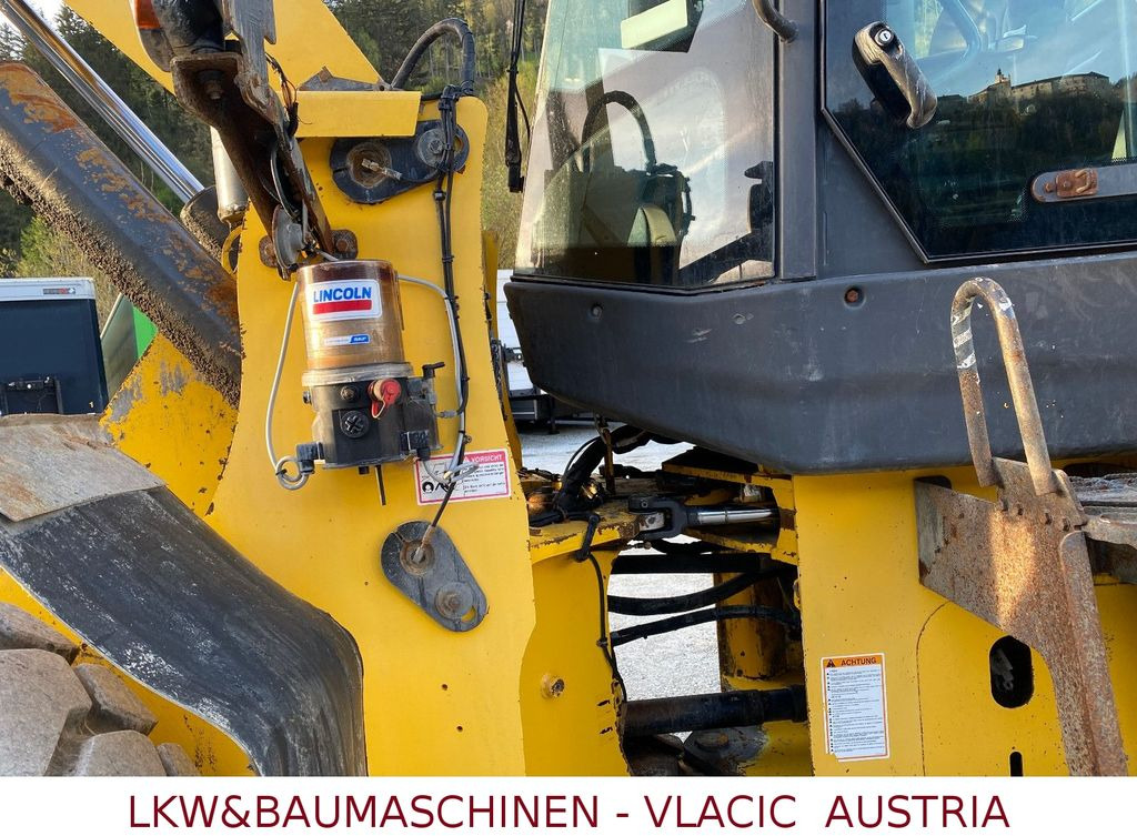 اللودر بعجل New Holland W190 B: صور 9