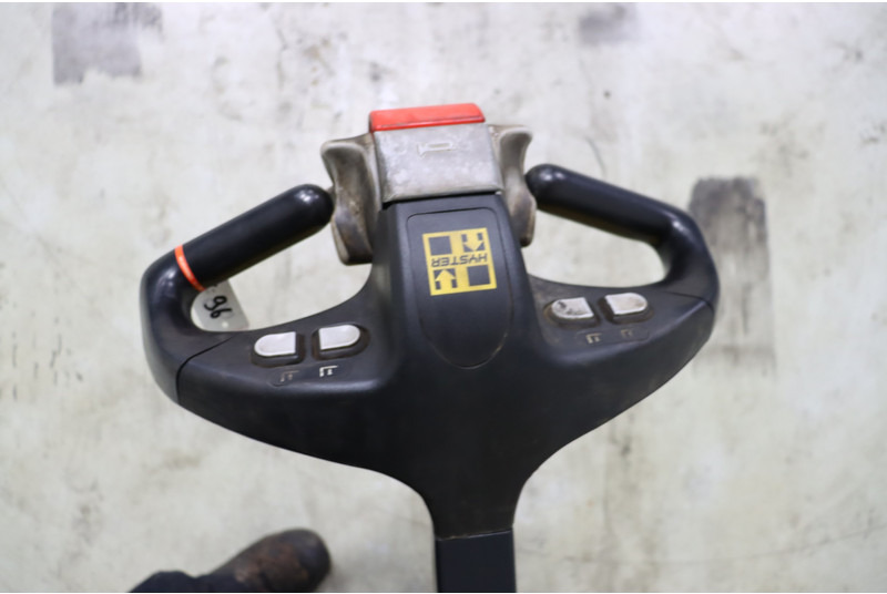 Hyster P1.8 - معدات الرفع منخفض المستوى: صور 2 Hyster P1.8 - معدات الرفع منخفض المستوى: صور 2