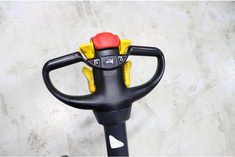 Komatsu CNI 14 - معدات تكديس: صور 2 Komatsu CNI 14 - معدات تكديس: صور 2