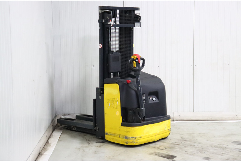 Komatsu CNI 14 - معدات تكديس: صور 5 Komatsu CNI 14 - معدات تكديس: صور 5