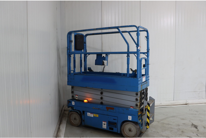 Mantall XE80N - رافعات مقصية: صور 5 Mantall XE80N - رافعات مقصية: صور 5