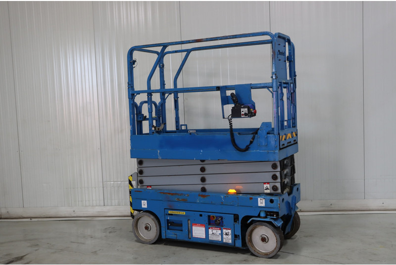Mantall XE80N - رافعات مقصية: صور 1 Mantall XE80N - رافعات مقصية: صور 1