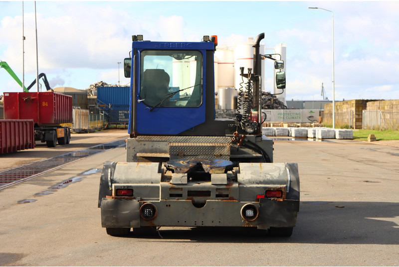 Terberg TT220 - جرارات صالات المطارات: صور 5 Terberg TT220 - جرارات صالات المطارات: صور 5