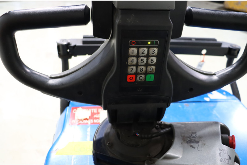 Toyota OSE120 - رافعات ترتيب البضائع: صور 2 Toyota OSE120 - رافعات ترتيب البضائع: صور 2