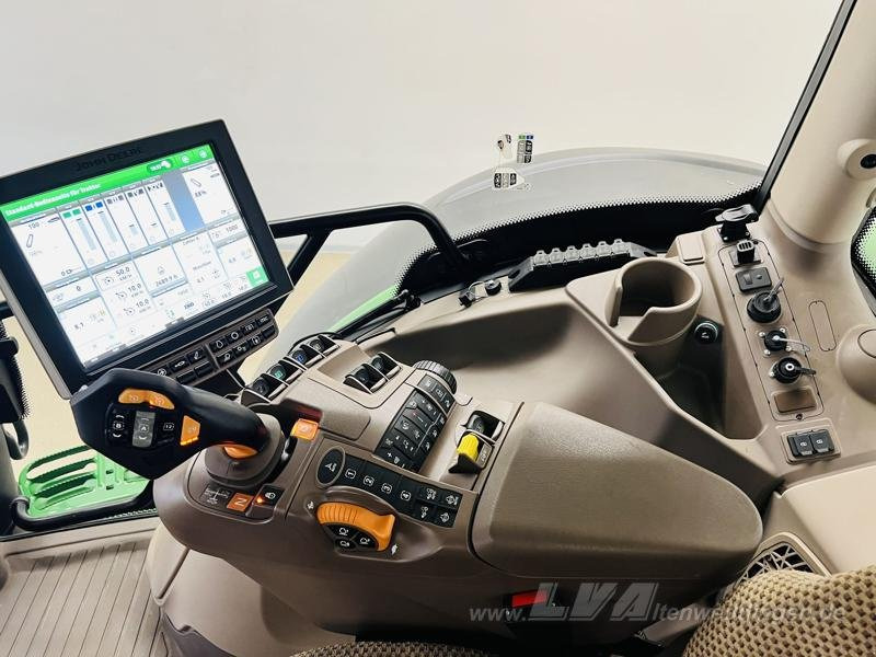 جرار John Deere 6R 215: صور 11