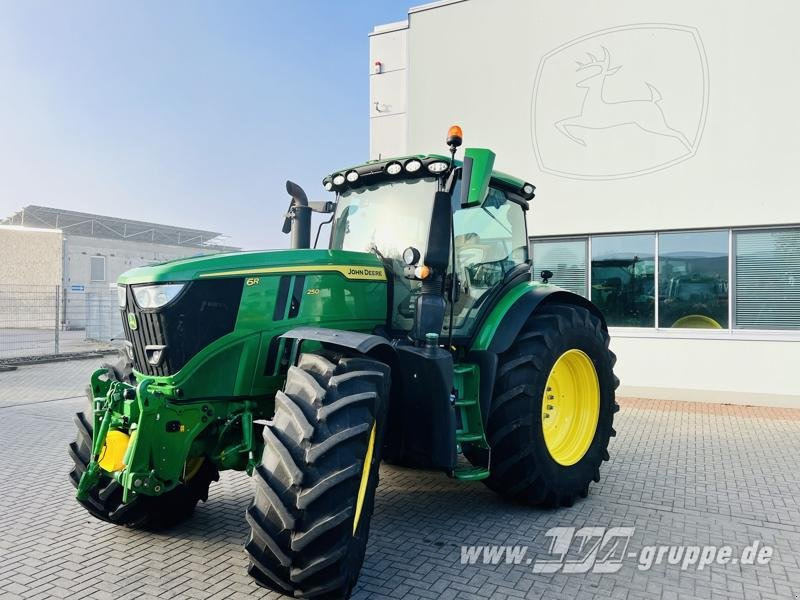 John Deere 6R 250 - جرار: صور 2 John Deere 6R 250 - جرار: صور 2