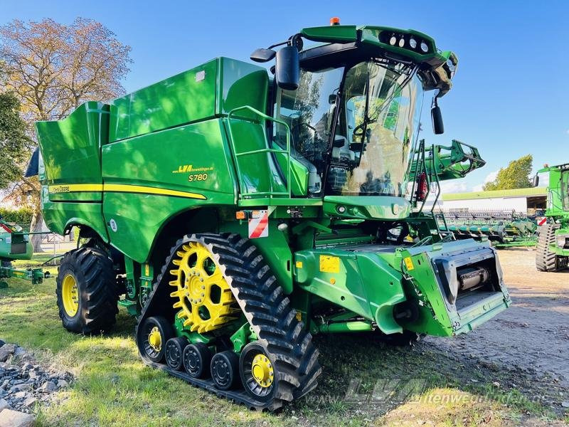 John Deere S780 - حصادة شاملة: صور 2 John Deere S780 - حصادة شاملة: صور 2