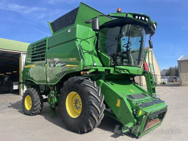 John Deere T670 i - حصادة شاملة: صور 1 John Deere T670 i - حصادة شاملة: صور 1