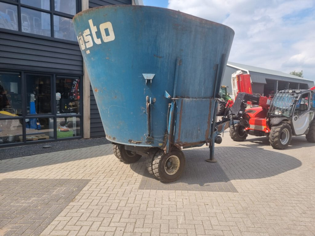FRASTO Tornado feedwagon 12 m3 - آلة خلط وتوزيع الأعلاف: صور 1 FRASTO Tornado feedwagon 12 m3 - آلة خلط وتوزيع الأعلاف: صور 1