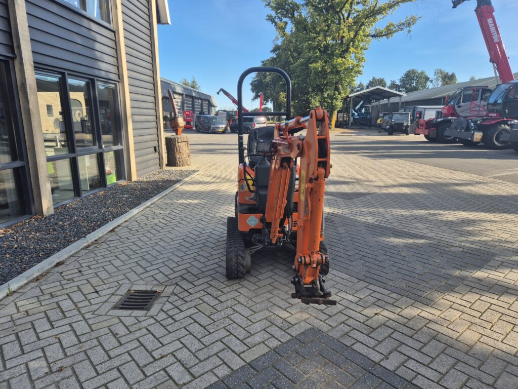 HITACHI ZX10U-2 minidigger - حفارة مصغرة: صور 4 HITACHI ZX10U-2 minidigger - حفارة مصغرة: صور 4