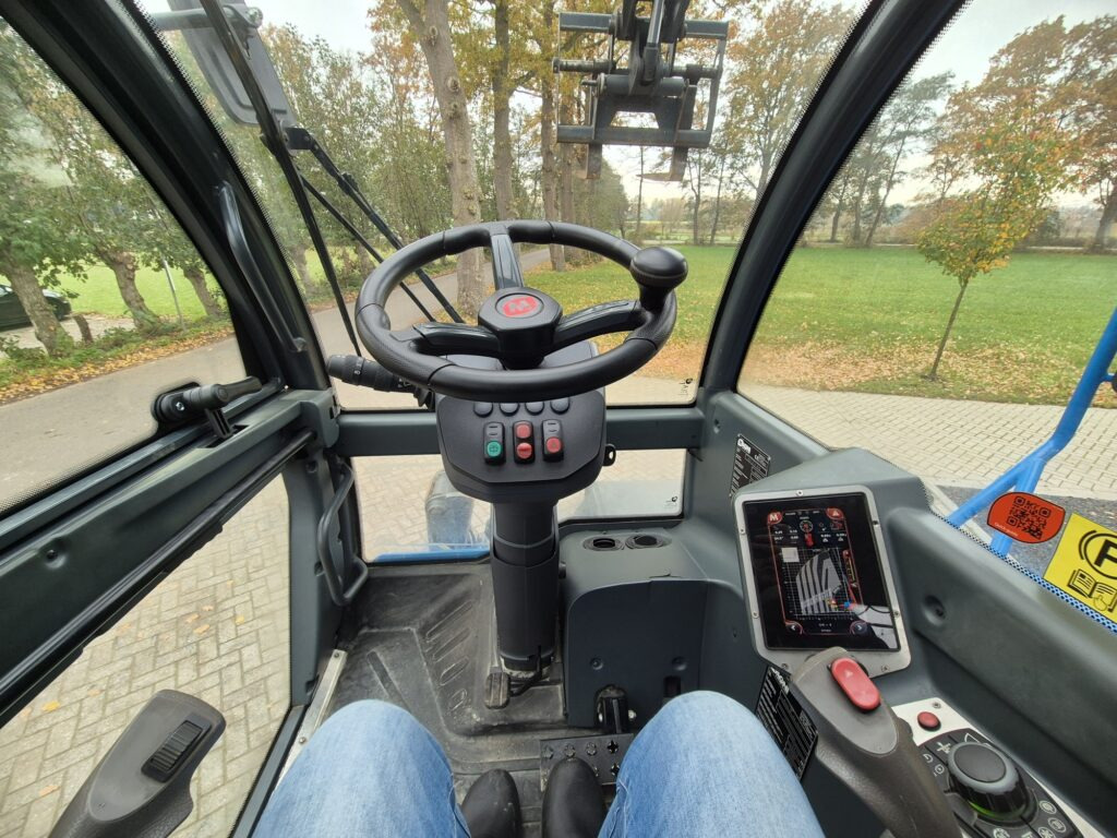 رافعة تلسكوبية MAGNI RTH 5.21: صور 16