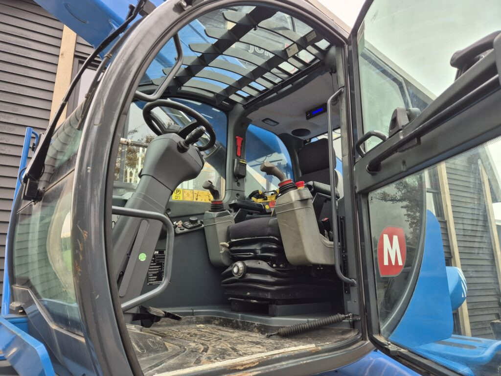 رافعة تلسكوبية MAGNI RTH 5.21: صور 9