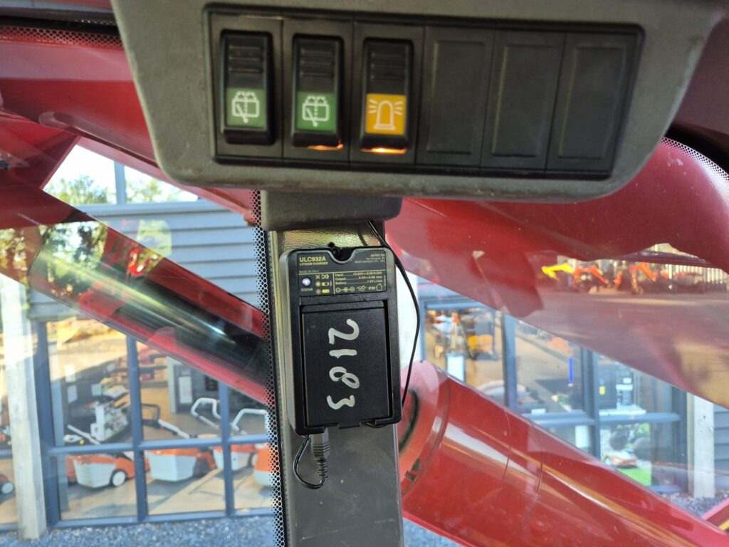 رافعة تلسكوبية MANITOU MRT 1850+ privilege: صور 8