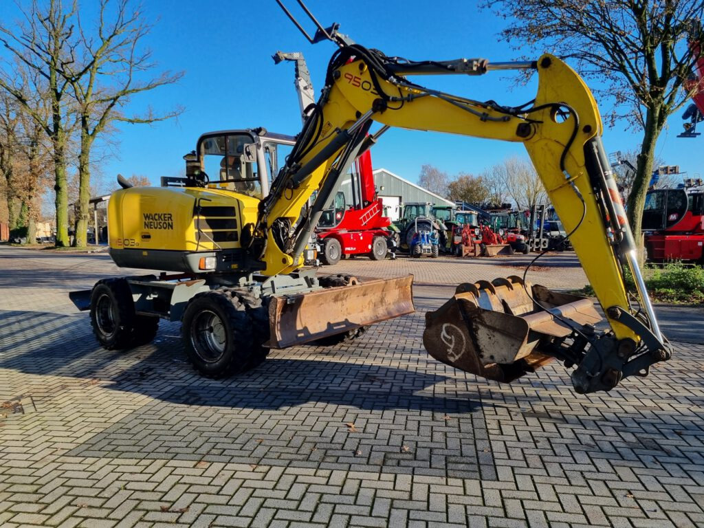 NEUSON 9503 - حفارة على عجلات: صور 5 NEUSON 9503 - حفارة على عجلات: صور 5