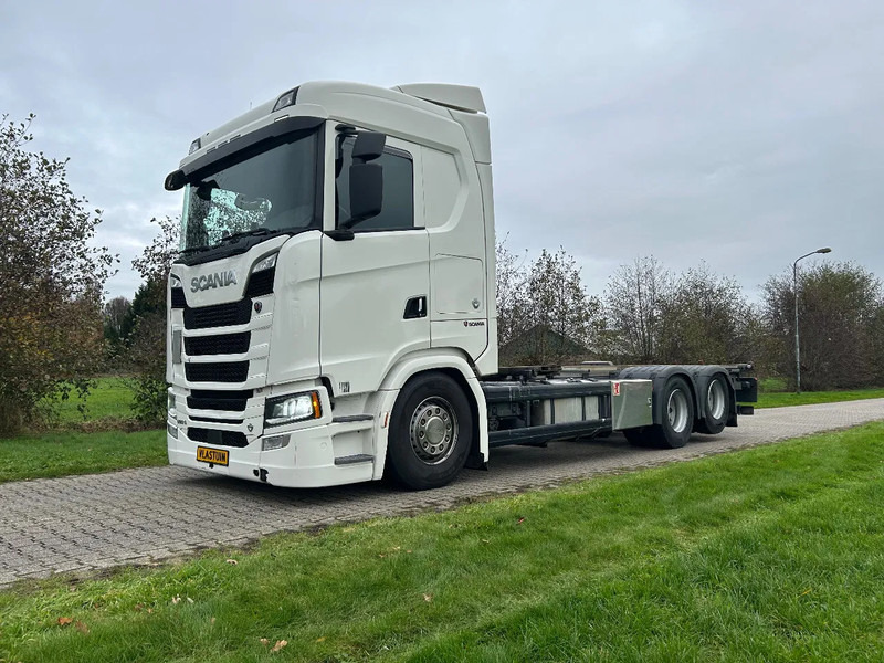 Scania 590S V8 NGS | 6x2 NB | FULL AIR | 10 WHEEL BOUGY - شاحنات الحاويات / جسم علوي قابل للتغيير شاحنة: صور 1 Scania 590S V8 NGS | 6x2 NB | FULL AIR | 10 WHEEL BOUGY - شاحنات الحاويات / جسم علوي قابل للتغيير شاحنة: صور 1