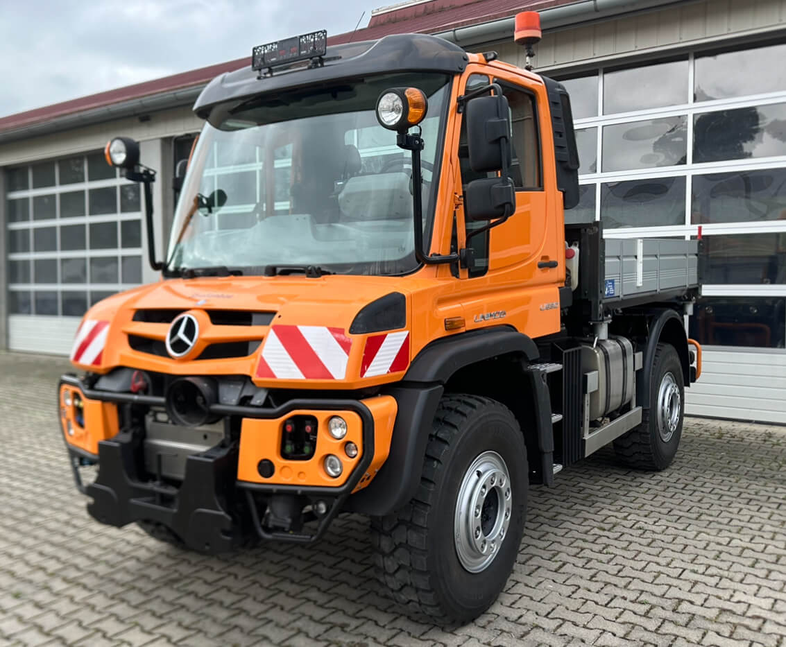 Unimog 530 - U530 405 44301 Mercedes Benz 405 - سيارة بلدية: صور 1 Unimog 530 - U530 405 44301 Mercedes Benz 405 - سيارة بلدية: صور 1