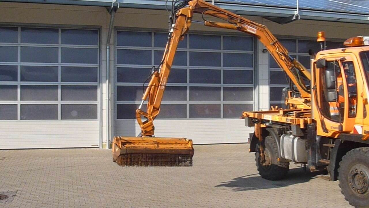 Unimog Aufbaumulcher Gilbers U400ST06EMP - جزازة رافعة: صور 2 Unimog Aufbaumulcher Gilbers U400ST06EMP - جزازة رافعة: صور 2