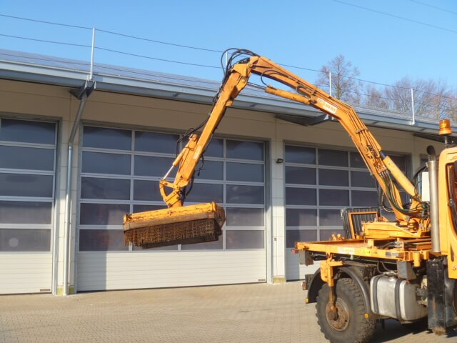 Unimog Aufbaumulcher Gilbers U400ST06EMP - جزازة رافعة: صور 3 Unimog Aufbaumulcher Gilbers U400ST06EMP - جزازة رافعة: صور 3