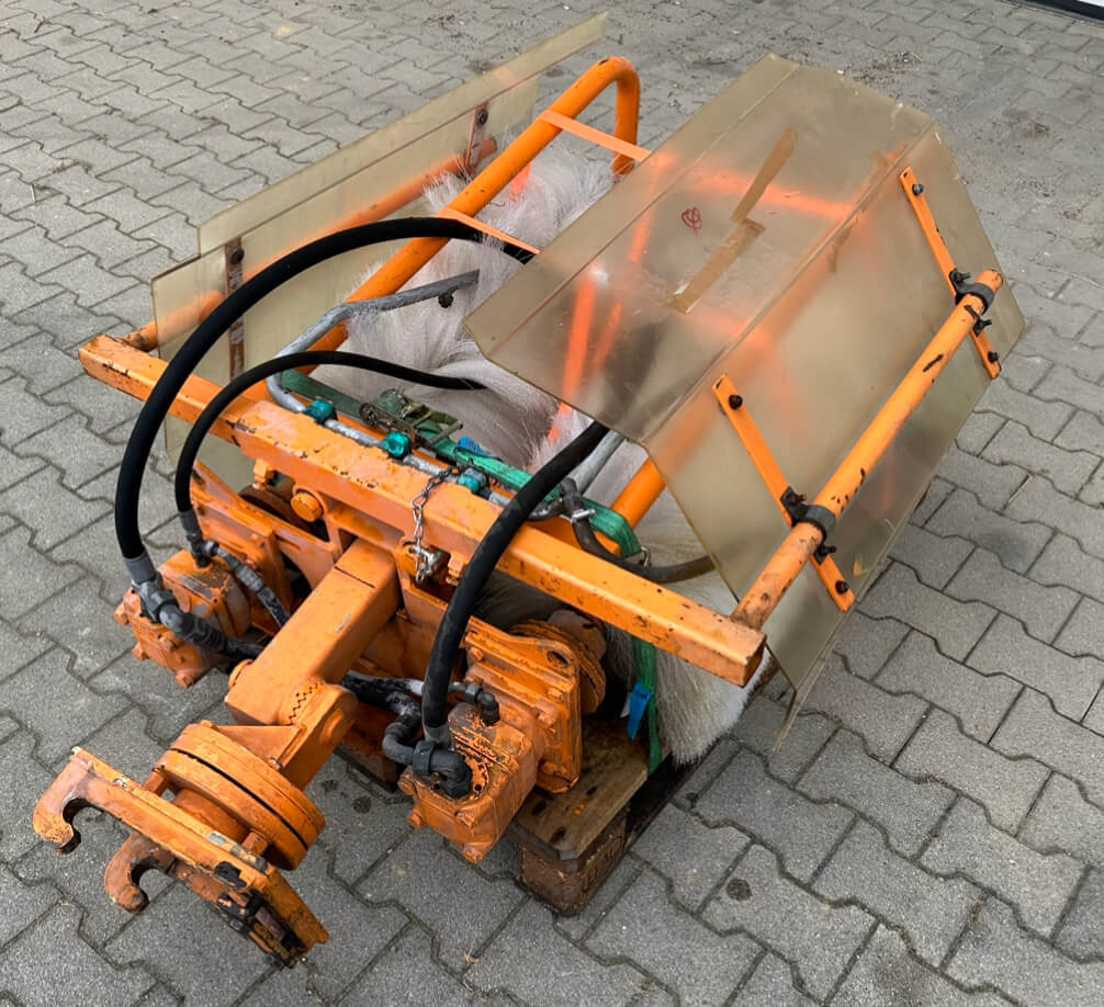 Unimog Doppelwaschbürste Mulag DWB - ملحقات: صور 3 Unimog Doppelwaschbürste Mulag DWB - ملحقات: صور 3