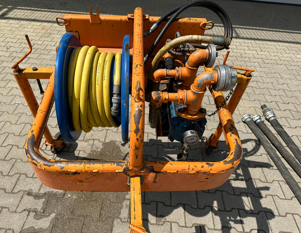 Unimog Frontanbauwasserpumpe Deu. hyd. - مضخة مياه: صور 2 Unimog Frontanbauwasserpumpe Deu. hyd. - مضخة مياه: صور 2