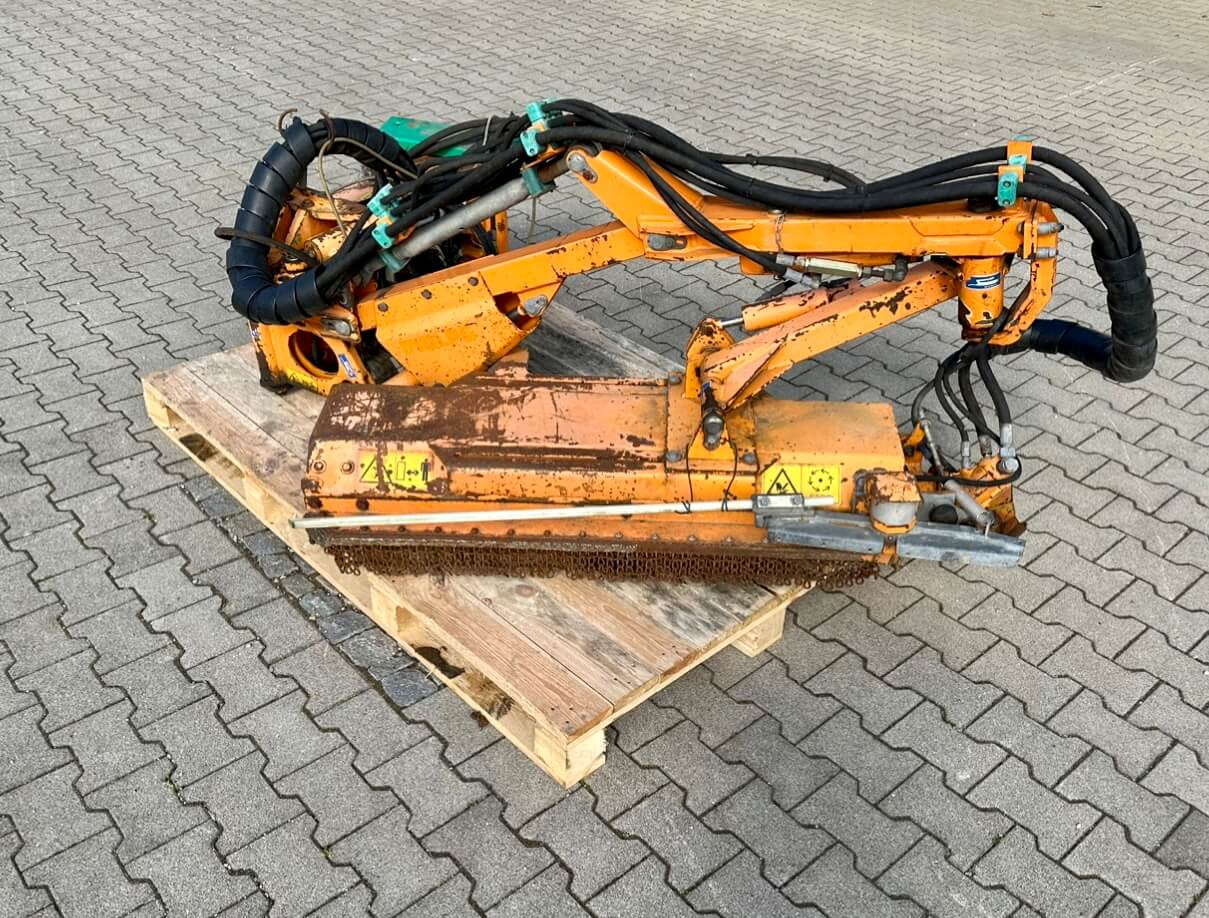 Unimog Randstreifenmulcher Mulag MRK 300 - جزازة رافعة: صور 2 Unimog Randstreifenmulcher Mulag MRK 300 - جزازة رافعة: صور 2