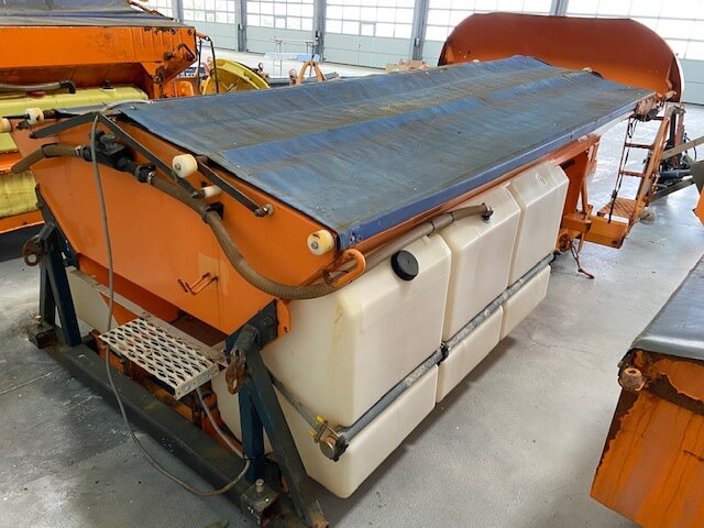 Unimog Salzstreuer Schmidt SAB40-36FR1750 - الرمال مفرشة: صور 3 Unimog Salzstreuer Schmidt SAB40-36FR1750 - الرمال مفرشة: صور 3