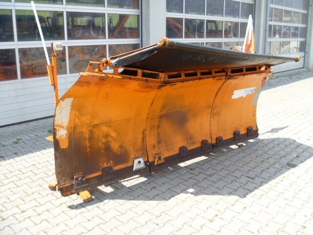 Unimog Schneepflug - Schneeschild Beilhack PV28-3 - كاسحة ثلوج: صور 1 Unimog Schneepflug - Schneeschild Beilhack PV28-3 - كاسحة ثلوج: صور 1