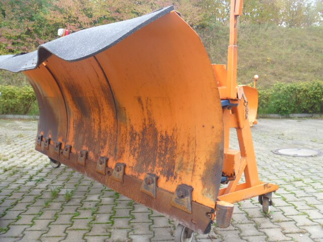 Unimog Schneepflug - Schneeschild Beilhack PV28-3 - كاسحة ثلوج: صور 1 Unimog Schneepflug - Schneeschild Beilhack PV28-3 - كاسحة ثلوج: صور 1