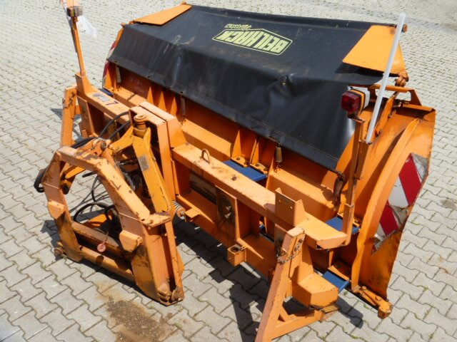 Unimog Schneepflug - Schneeschild Beilhack PV28-3 - كاسحة ثلوج: صور 4 Unimog Schneepflug - Schneeschild Beilhack PV28-3 - كاسحة ثلوج: صور 4