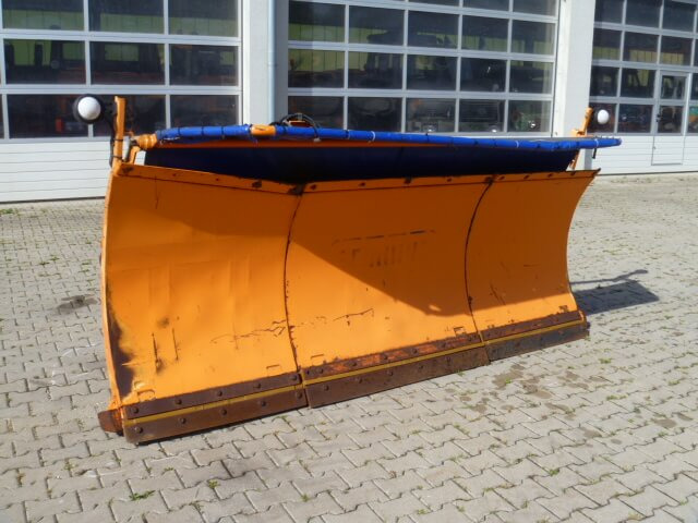 Unimog Schneepflug - Schneeschild Schmidt M30.3 - كاسحة ثلوج: صور 1 Unimog Schneepflug - Schneeschild Schmidt M30.3 - كاسحة ثلوج: صور 1