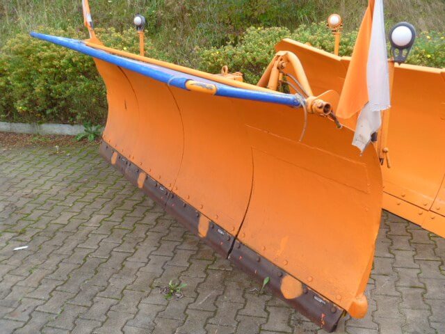Unimog Schneepflug - Schneeschild Schmidt MF5.3 - كاسحة ثلوج: صور 1 Unimog Schneepflug - Schneeschild Schmidt MF5.3 - كاسحة ثلوج: صور 1