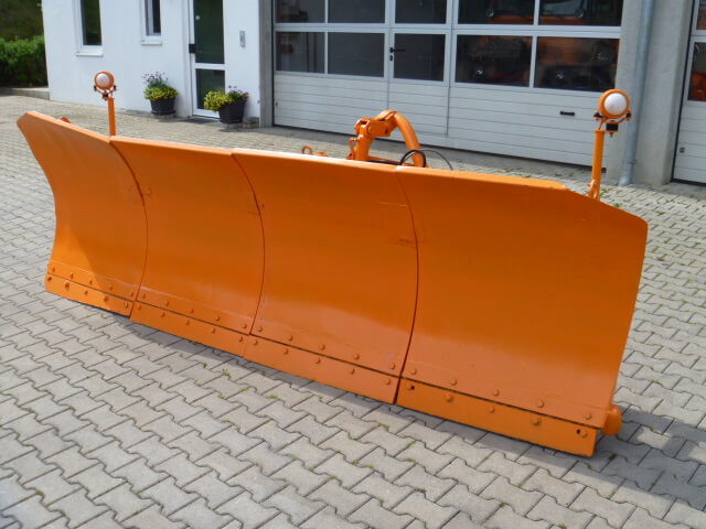 Unimog Schneepflug - Schneeschild Schmidt MF5.3 - كاسحة ثلوج: صور 2 Unimog Schneepflug - Schneeschild Schmidt MF5.3 - كاسحة ثلوج: صور 2