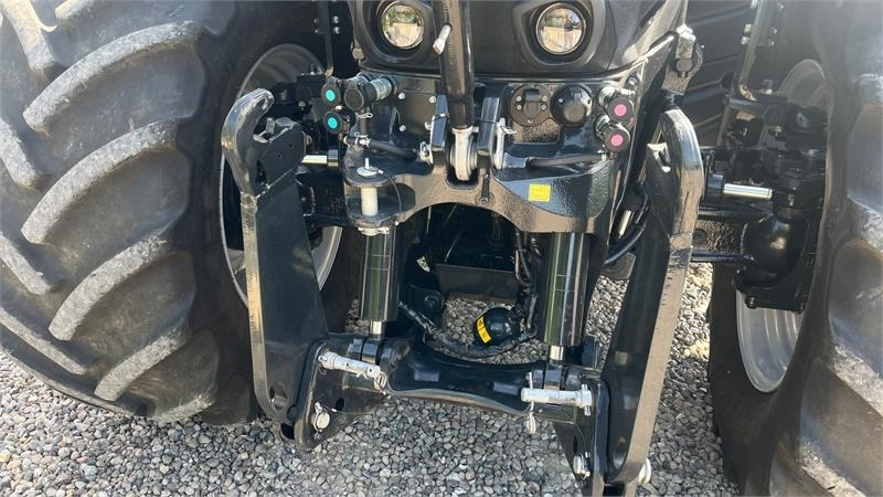 Case IH Optum 300 CVX AFS Connect med frontlift og SafeGua - جرار: صور 4 Case IH Optum 300 CVX AFS Connect med frontlift og SafeGua - جرار: صور 4