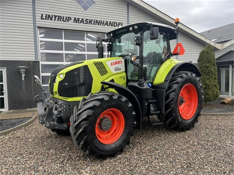 Claas Axion 830 med frontlift og front PTO - جرار: صور 4 Claas Axion 830 med frontlift og front PTO - جرار: صور 4