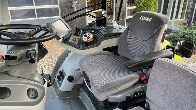 Claas Axion 930 CMatic Med næsten nye dæk, frontlift og - جرار: صور 5 Claas Axion 930 CMatic Med næsten nye dæk, frontlift og - جرار: صور 5