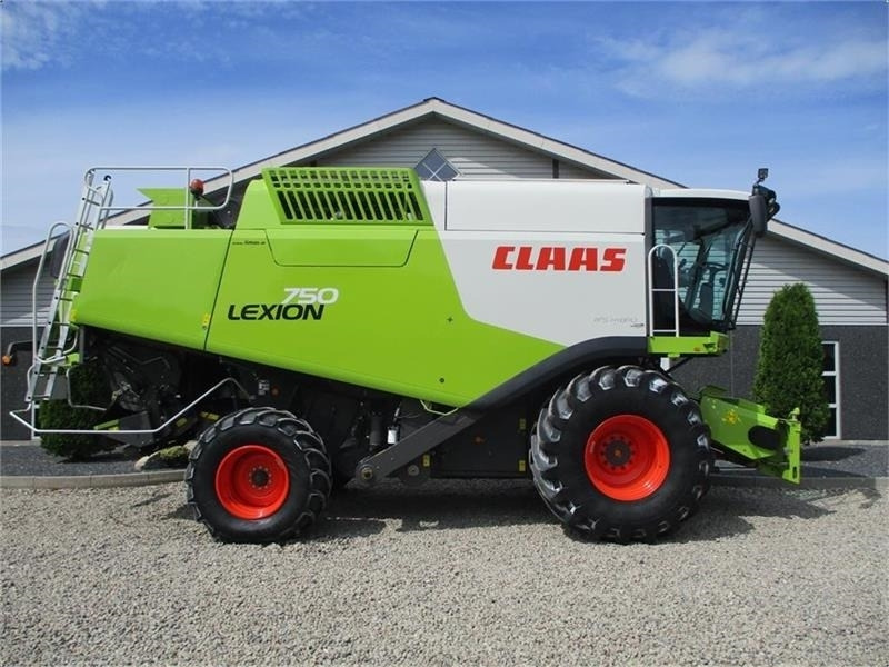 Claas LEXION 750 Gårdmaskine med V900 skærebord. - حصادة شاملة: صور 2 Claas LEXION 750 Gårdmaskine med V900 skærebord. - حصادة شاملة: صور 2