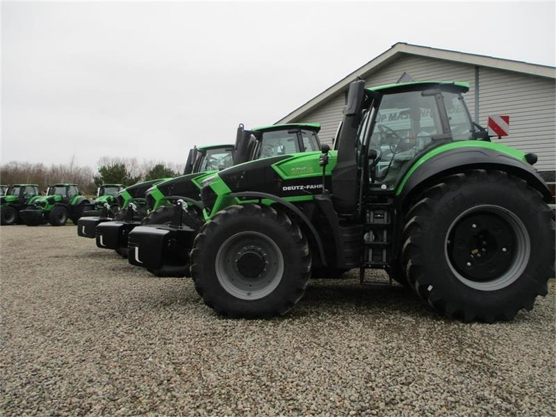 Deutz-fahr 9340 TTV New and Unused tractor - جرار: صور 3 Deutz-fahr 9340 TTV New and Unused tractor - جرار: صور 3