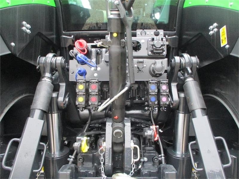 Deutz-fahr 9340 TTV New and unused tractor - جرار: صور 4 Deutz-fahr 9340 TTV New and unused tractor - جرار: صور 4