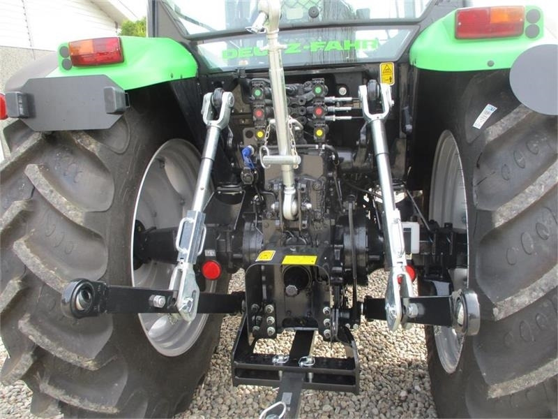 Deutz-fahr Agrofarm 115G with 30F+30R Hi-Lo and CreepGear - جرار: صور 3 Deutz-fahr Agrofarm 115G with 30F+30R Hi-Lo and CreepGear - جرار: صور 3