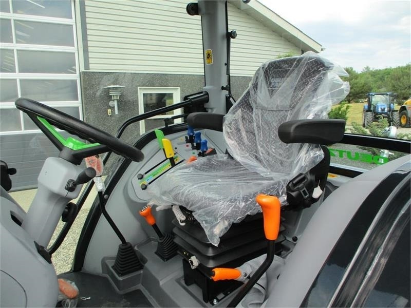 Deutz-fahr Agrofarm 115G with 30F+30R Hi-Lo and CreepGear - جرار: صور 4 Deutz-fahr Agrofarm 115G with 30F+30R Hi-Lo and CreepGear - جرار: صور 4