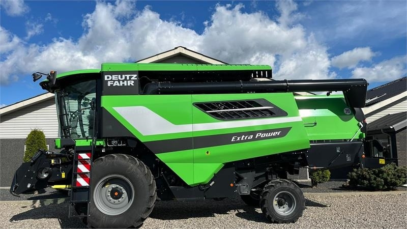 Deutz-fahr C7206 With 24feed - 7.2m header. New and unused Co - حصادة شاملة: صور 1 Deutz-fahr C7206 With 24feed - 7.2m header. New and unused Co - حصادة شاملة: صور 1