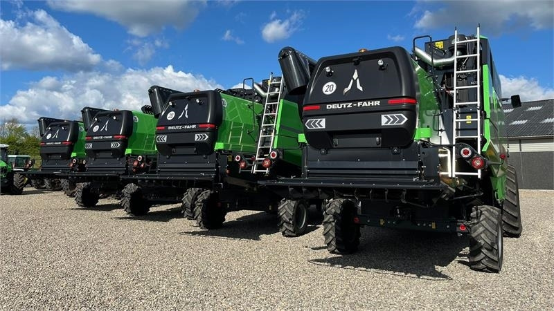 Deutz-fahr C7206 With 24feed - 7.2m header. New and unused Co - حصادة شاملة: صور 1 Deutz-fahr C7206 With 24feed - 7.2m header. New and unused Co - حصادة شاملة: صور 1