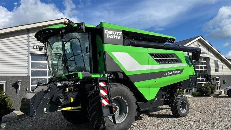 Deutz-fahr C7206 With 24feed - 7.2m header. New and unused Co - حصادة شاملة: صور 1 Deutz-fahr C7206 With 24feed - 7.2m header. New and unused Co - حصادة شاملة: صور 1