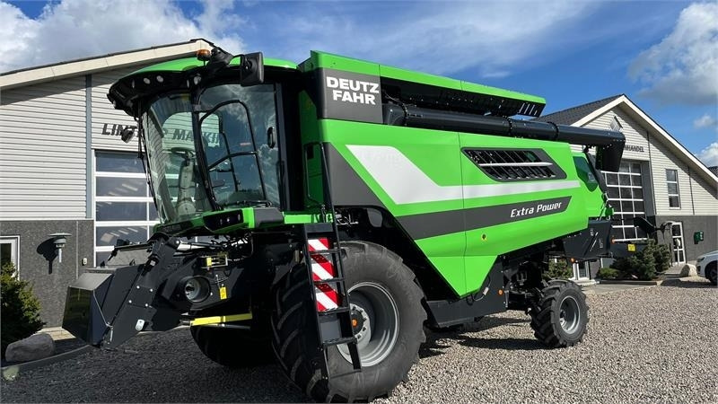 Deutz-fahr C7206 With 24feed - 7.2m header. New and unused Co - حصادة شاملة: صور 1 Deutz-fahr C7206 With 24feed - 7.2m header. New and unused Co - حصادة شاملة: صور 1