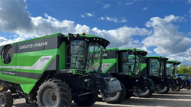 Deutz-fahr C7206 With 24feed - 7.2m header. New and unused Co - حصادة شاملة: صور 1 Deutz-fahr C7206 With 24feed - 7.2m header. New and unused Co - حصادة شاملة: صور 1
